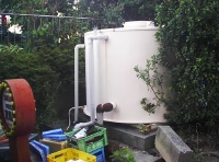 受水槽付きポンプユニット新品取替工事：既設の受水槽