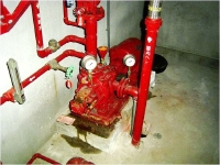 消火ポンプ(消火栓ポンプ)取替工事：施工前ポンプ状況