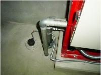 消火ポンプ(消火栓ポンプ)取替工事：ポンプのテスト用配管及び吐出側の配管状況