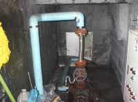 受水槽付きポンプユニット新品取替工事：既設の揚水ポンプ